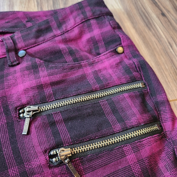 Torrid Berry Plaid Ponte Stetchy Pants Ankle Crop Length 20R Punk Grunge Alt Emo - Picture 4 of 9